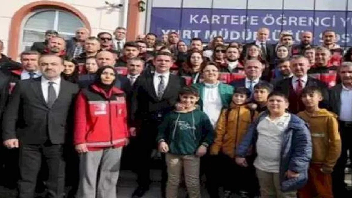 Depremzede çocuklar anneleriyle kavuştu