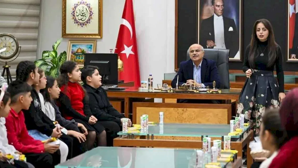 Malatya'da küçük kalplerden Başkan Er'e anlamlı ziyaret