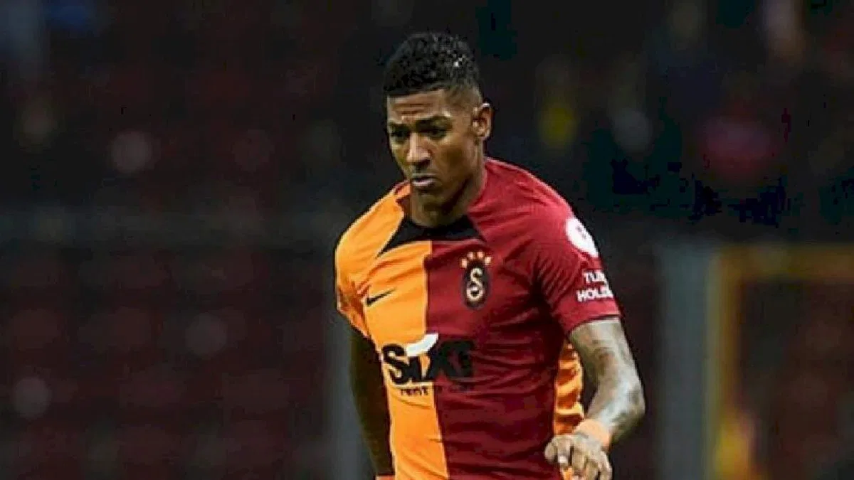 Galatasaray'dan PSV'ye giden Van Aanholt transferi hakkında konuştu!