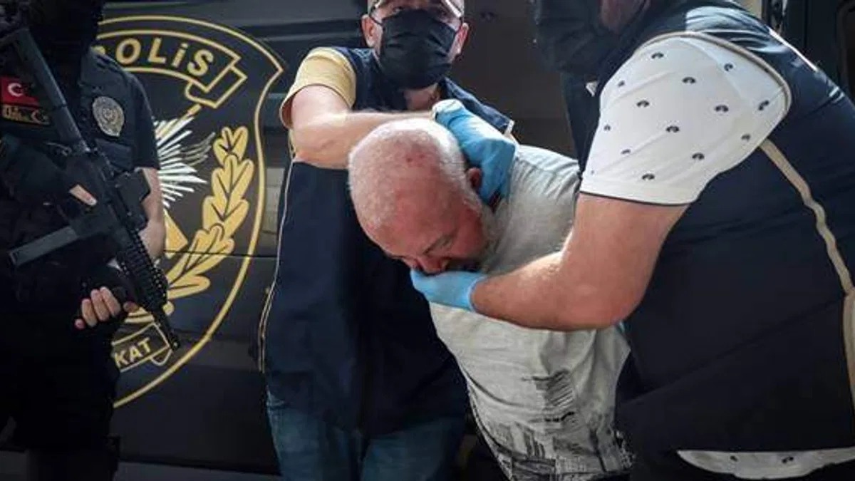 İnfaz koruma memurlarını taşıyan servis aracına saldıran 3 terörist Bursa'ya getirildi