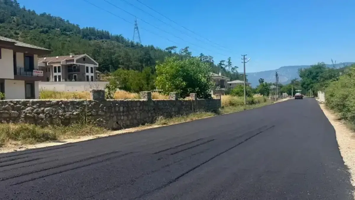 Muğla Marmaris’te yol çalışmaları sürüyor