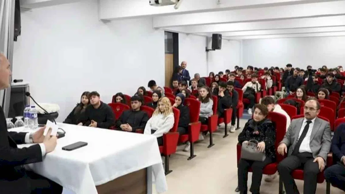 Bursa İnegöl'de 'Genç Bakış' ile gelişiyor