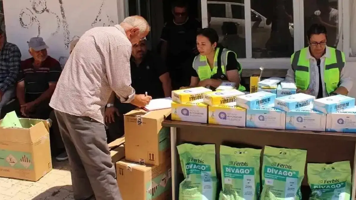 Antalya Büyükşehir’den selden etkilenen üreticilere destek