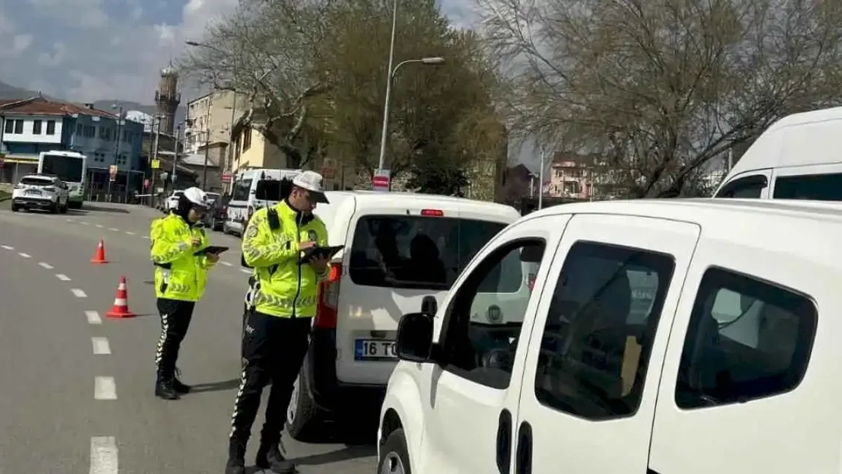 Bursa’da bayramlık trafik denetimlerinde 4 bine yakın sürücüye ceza