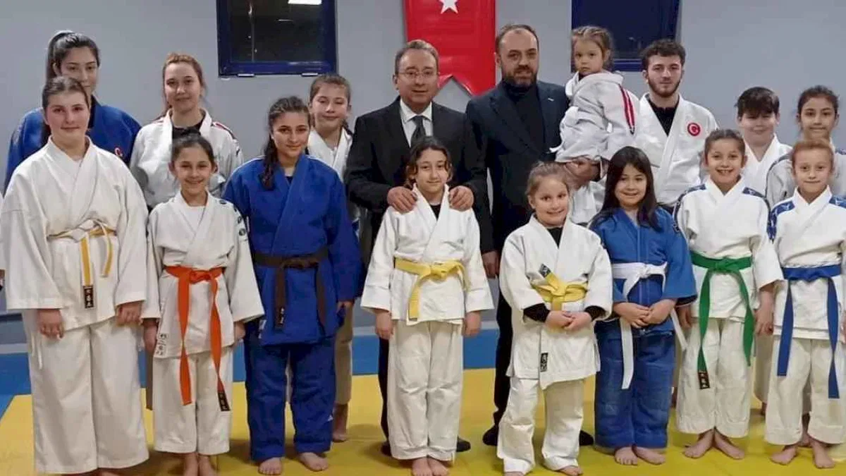 Sakarya'da Enes Zengin bu kez judo takımıyla birlikteydi!