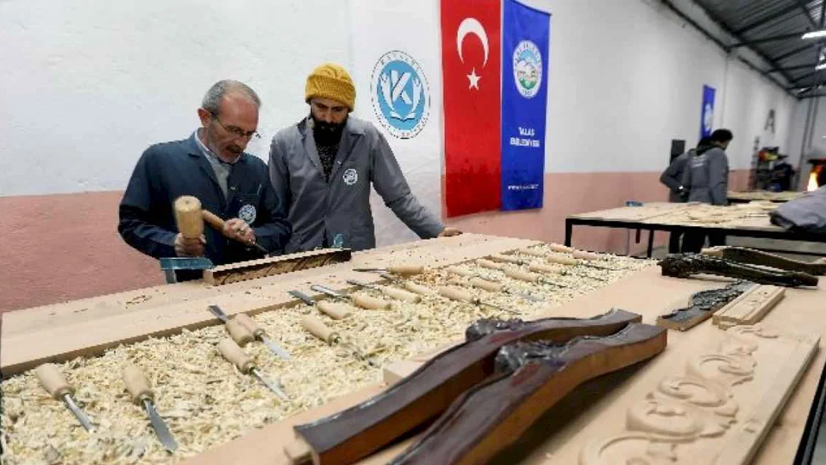 Şimdi TAREM’de ders zamanı