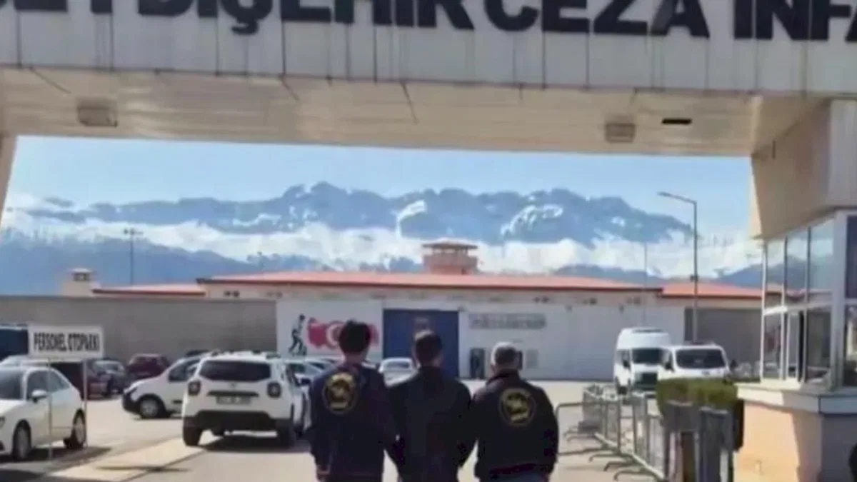 32 ilde FETÖ'den 64 şüpheli yakalandı