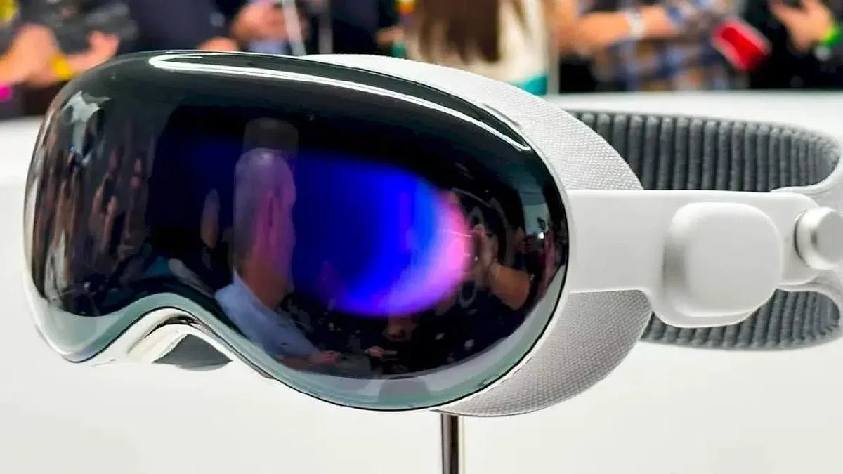Apple, Vision Pro’nun Kompleks Bir Yapıda Olması Nedeniyle Üretimini Azaltıyor