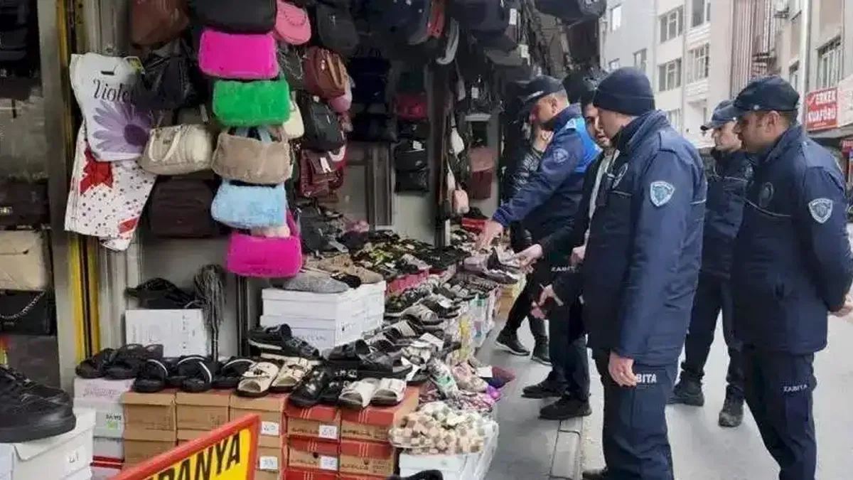 Kayseri zabıtasından kaldırım harekatı