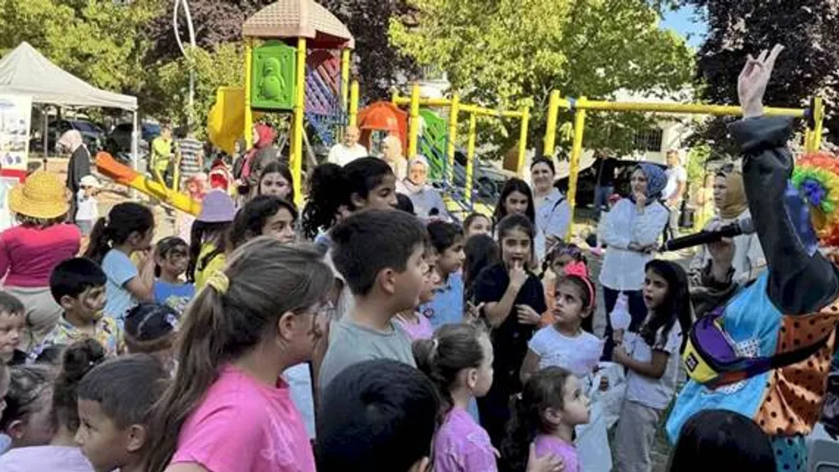 Sakarya Karapürçük'e neşe götürdü