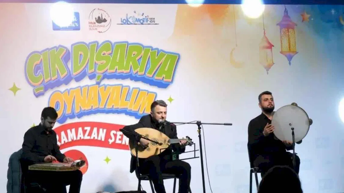 Kocaeli'de Ramazan coşkusu kent meydanında yaşanıyor