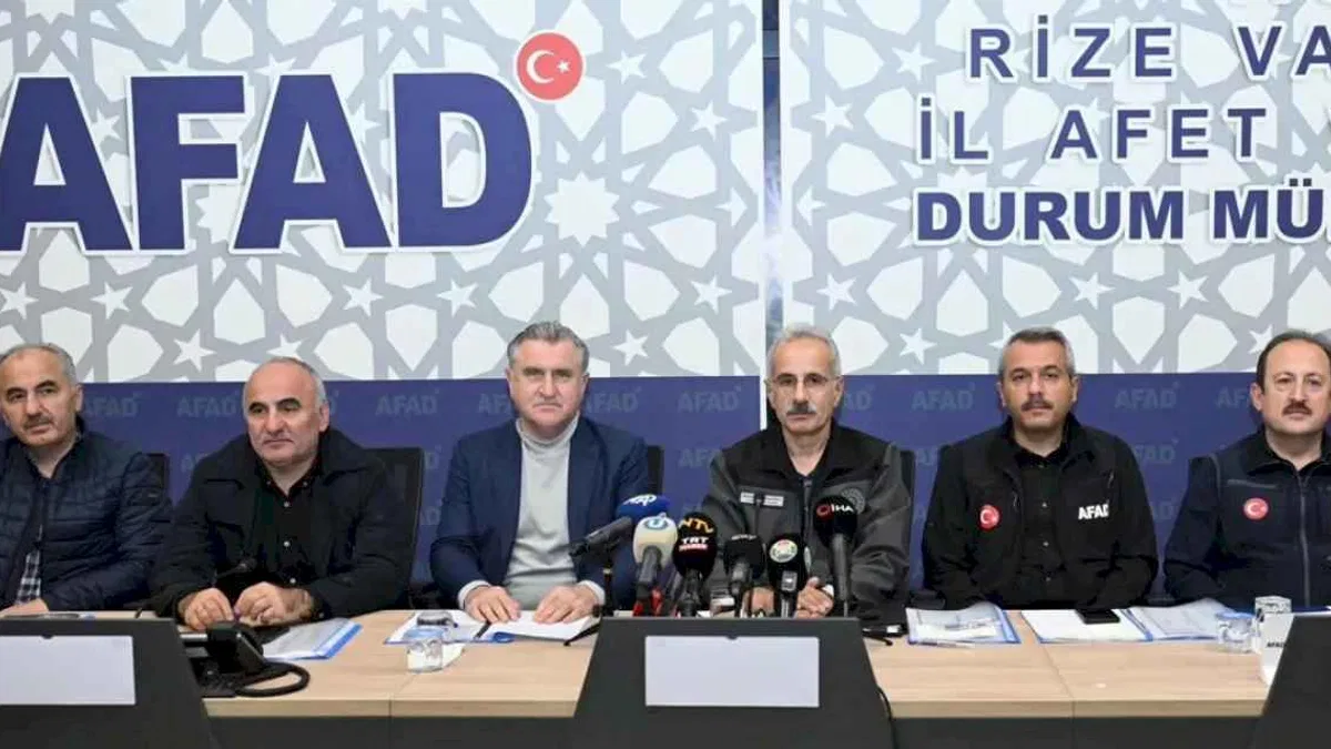 Bakan Uraloğlu: Rize selinde can kaybı yok... Yol ve altyapı çalışmaları sürüyor