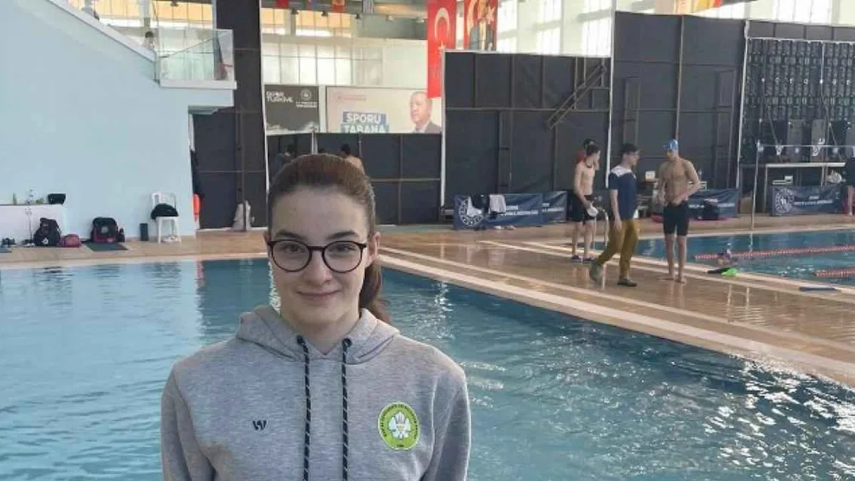 Manisalı yüzücü Cemre, Milli Takım biletini aldı