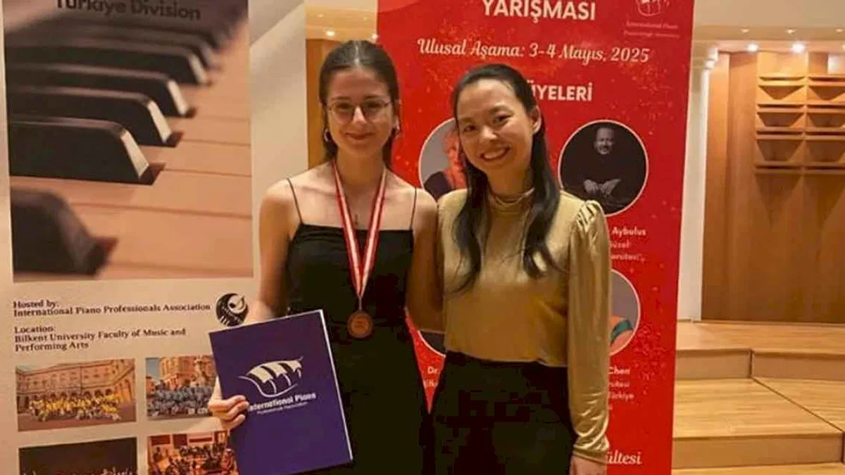 Antalya'nın piyanistleri Ankara’dan ödülle döndü