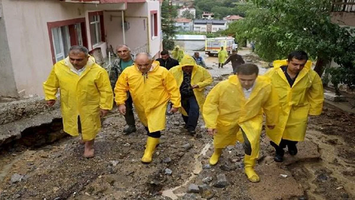 Kayseri Yahyalı'da sel yaraları sarılıyor