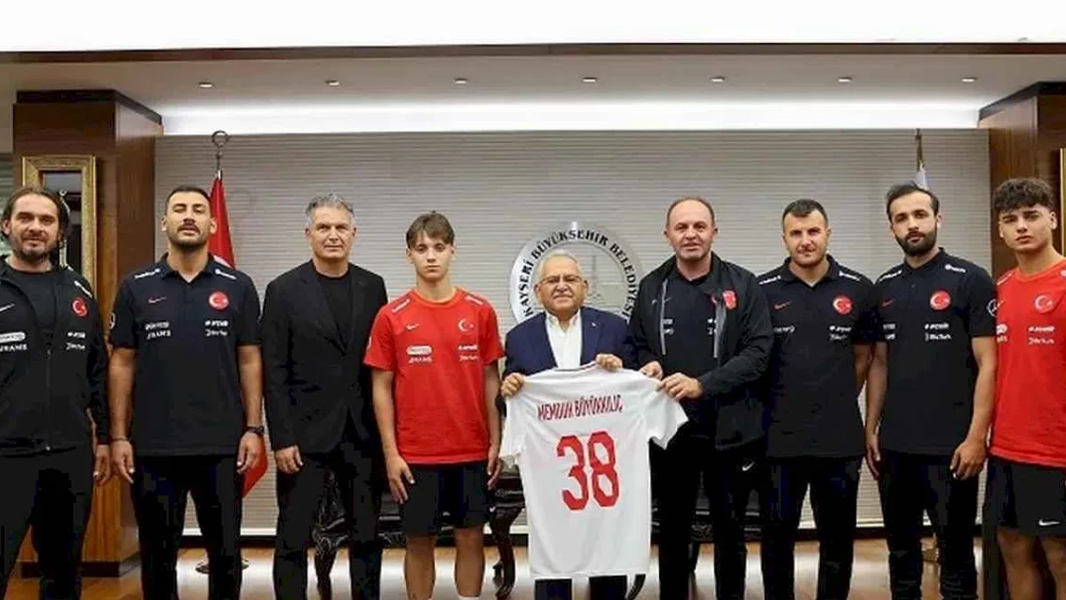 Milli takımdan Büyükkılıç'a ziyaret