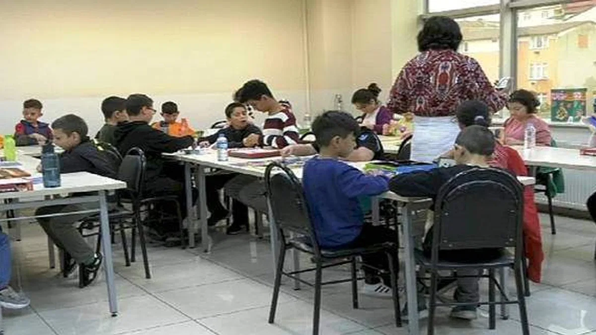 İşitme engelli çocuklara 'Akıl Oyunları' eğitimi