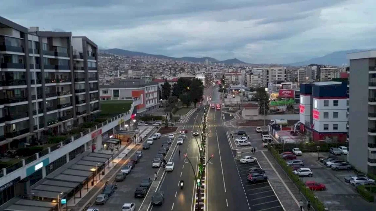 İzmir'de Eski Havaalanı Caddesi'ne modern dokunuş!