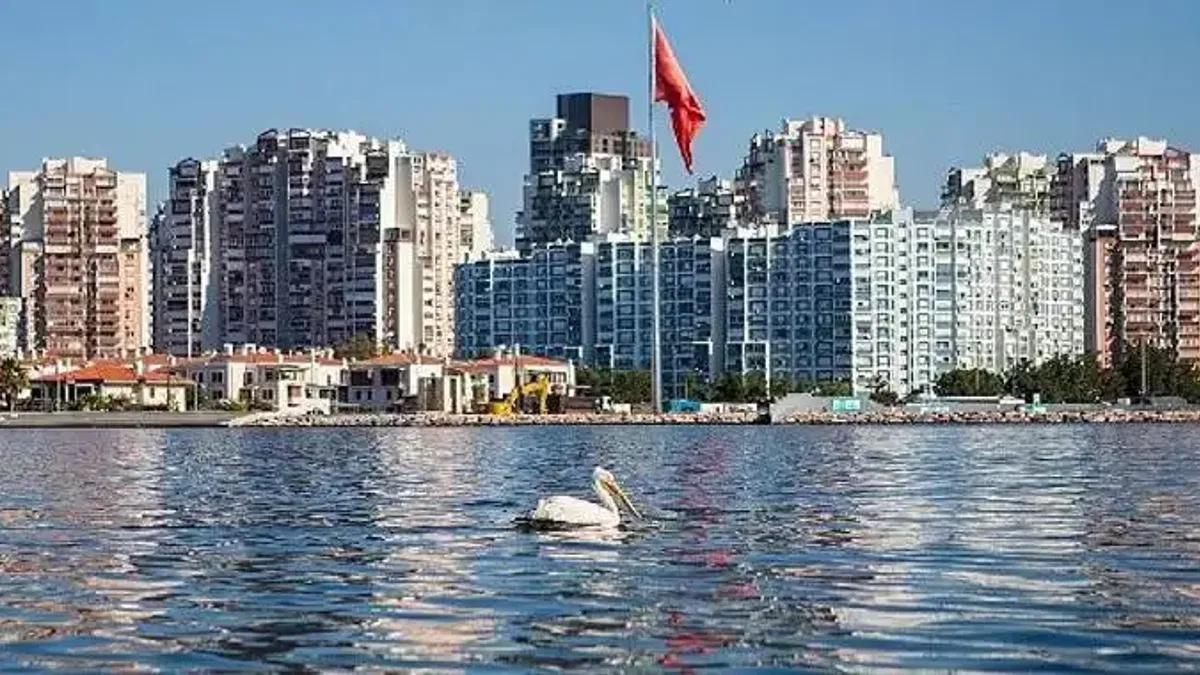 İzmir, Uluslararası Avrupa Demokrasi Başkenti Şehirler Ağı'na Katıldı