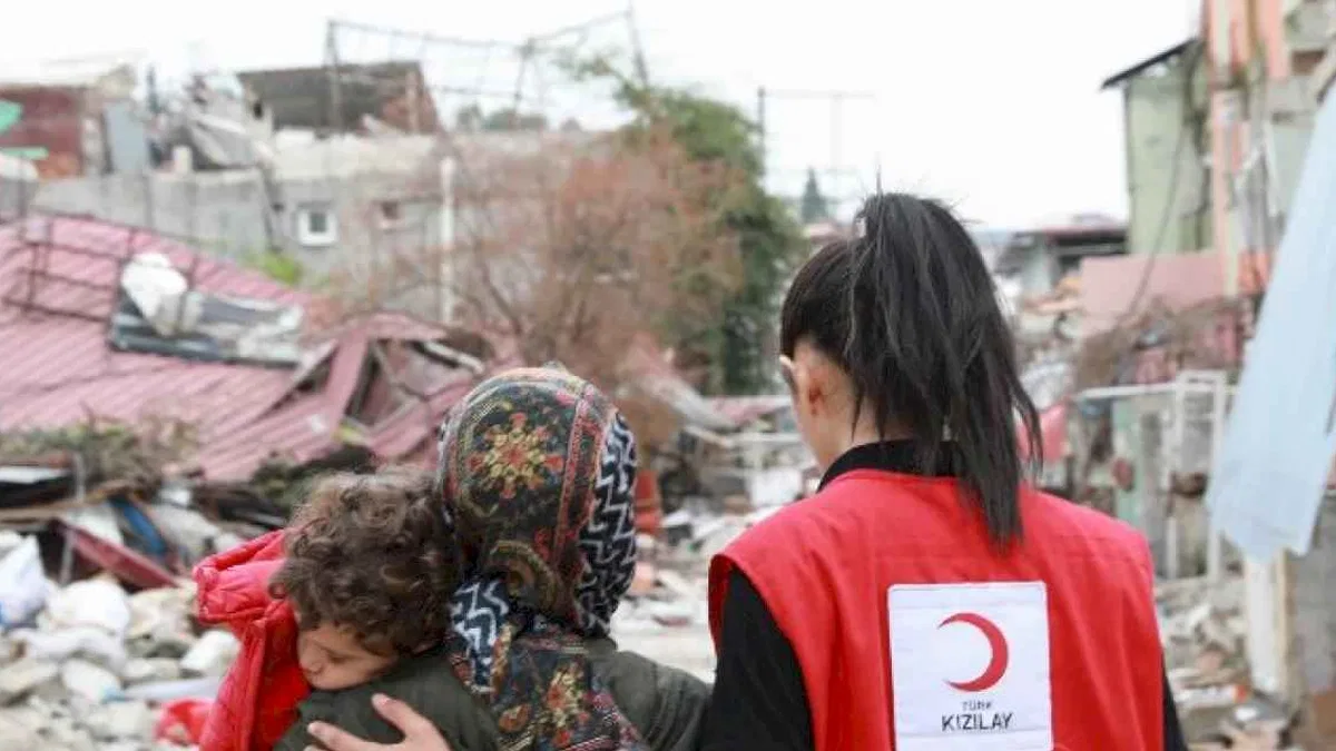 Kızılay'dan yetim çocuklara düzenli destek