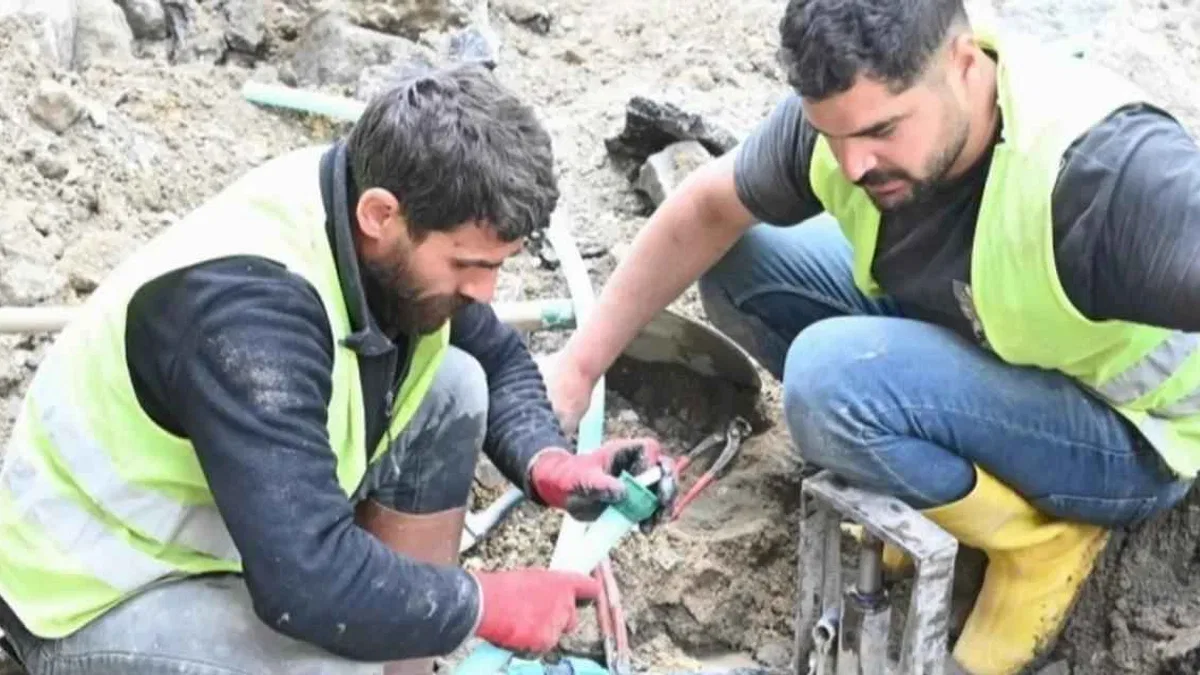 Manisa Demirci’de altyapı seferberliği sürüyor