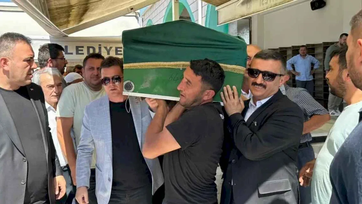 Bursa'da şehit itfaiye eri son yolculuğuna uğurlandı