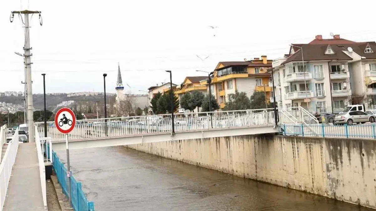 Kocaeli'de Akarca Yaya Köprüsü'ne engelli rampası
