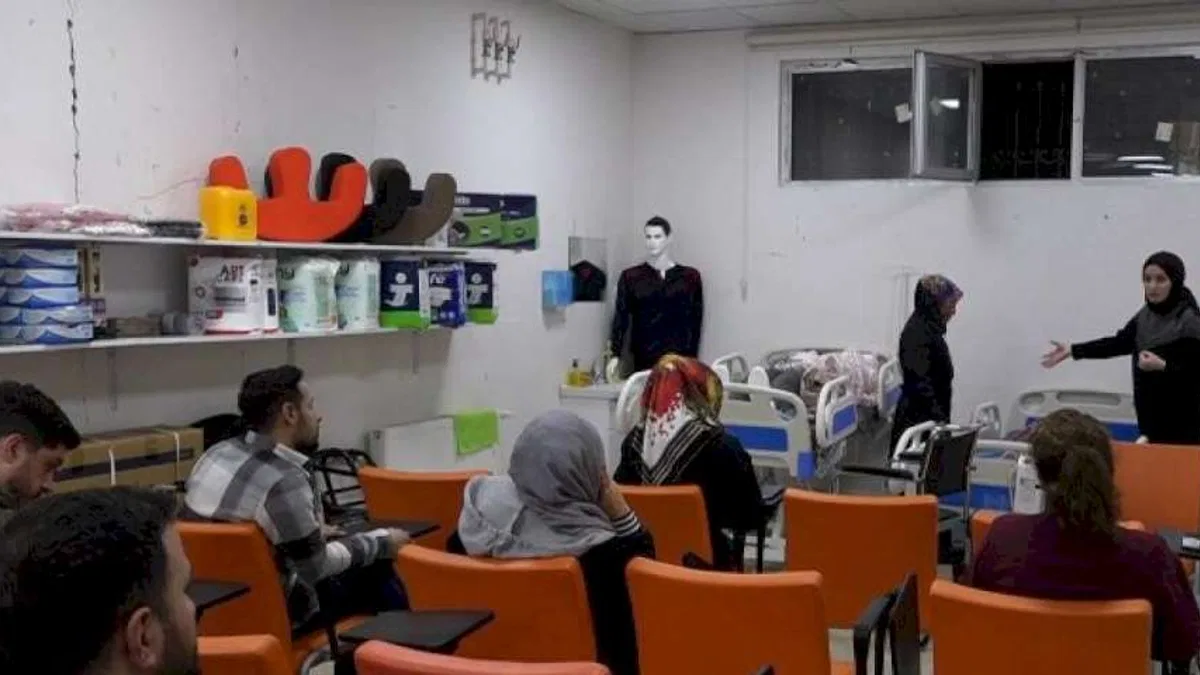 Hasta ve yaşlı bakım kursuna yoğun ilgi