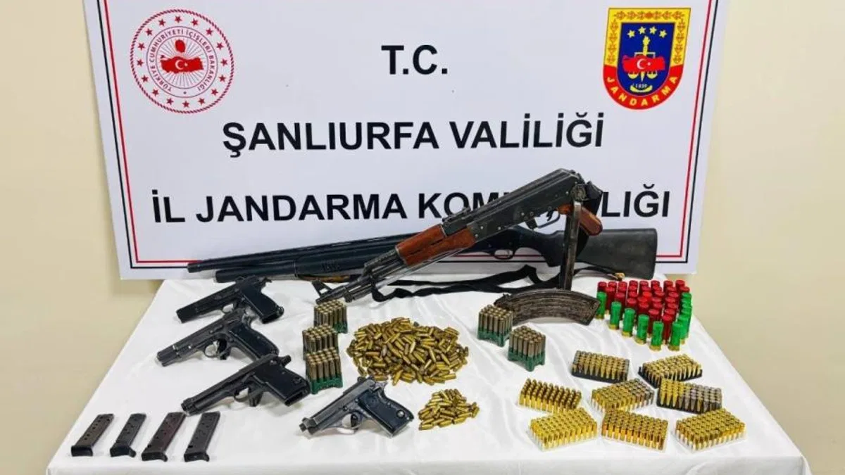 Şanlıurfa’da jandarmadan cephanelik gibi eve baskın!