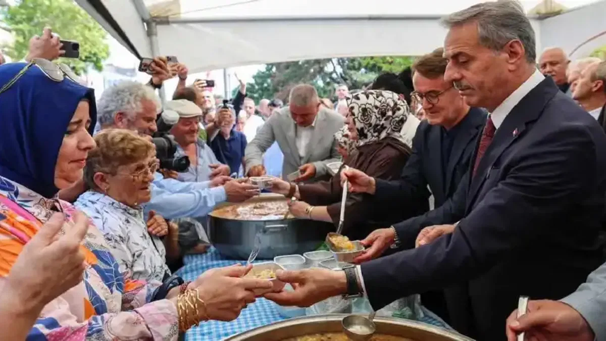 Sakarya'da aşure bereketi paylaşıldı