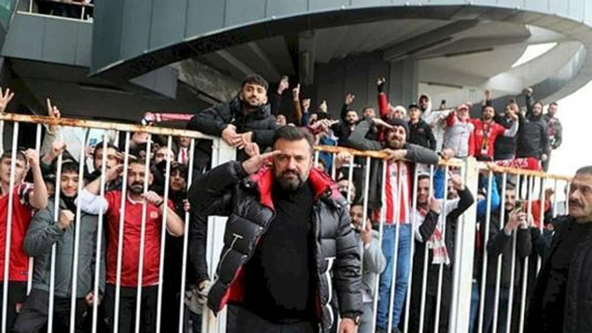 EMS Yapı Sivasspor Teknik Direktörü Bülent Uygun'dan asker selamı!