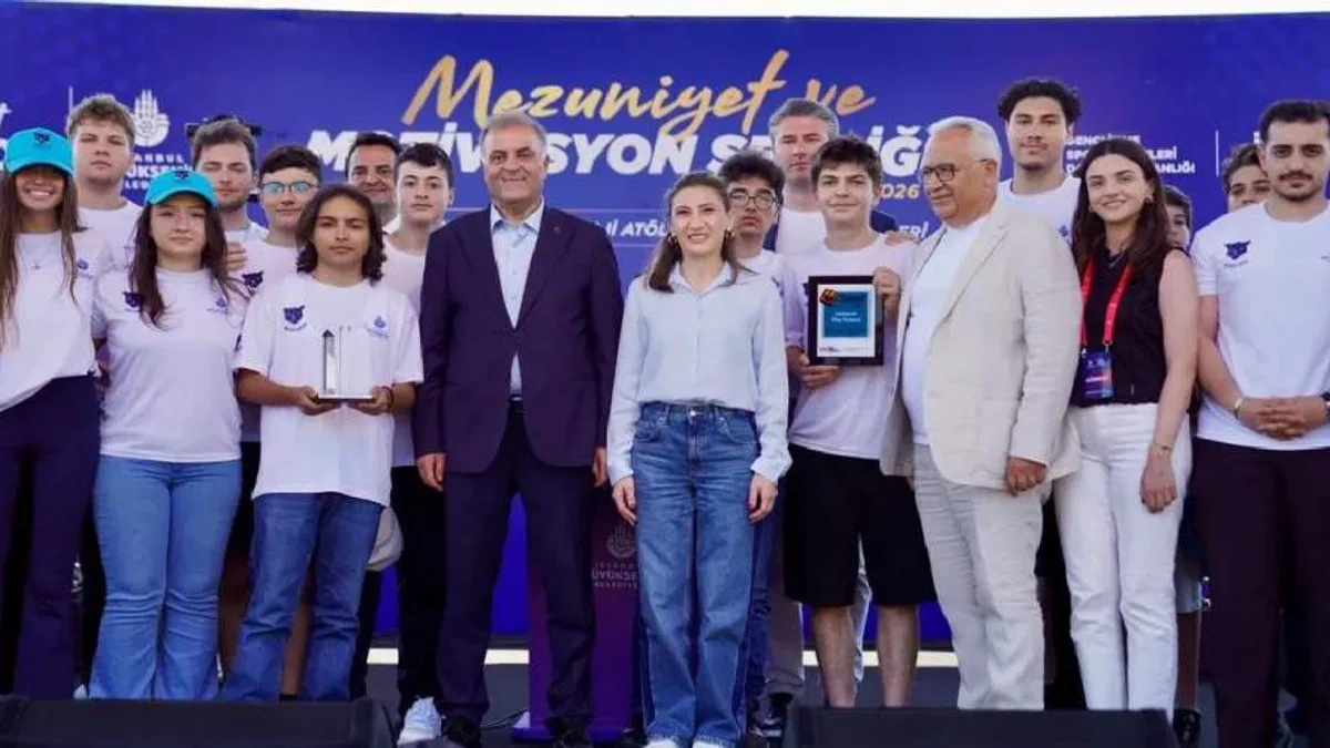 İstanbul Büyükşehir'in Ders Atölyeleri'nde mezuniyet heyecanı