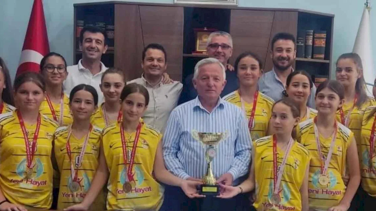 İpsalalı 'altın kızlar'dan Başkan Kerman'a ziyaret