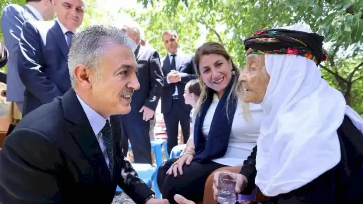 Pınarcık Şehitleri kabirleri başında anıldı