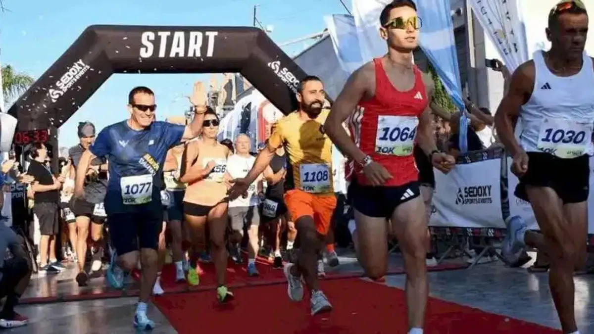 Ayvalık’ta maraton coşkusu: 24 ülkeden 1300 sporcu Balıkesir’de buluştu