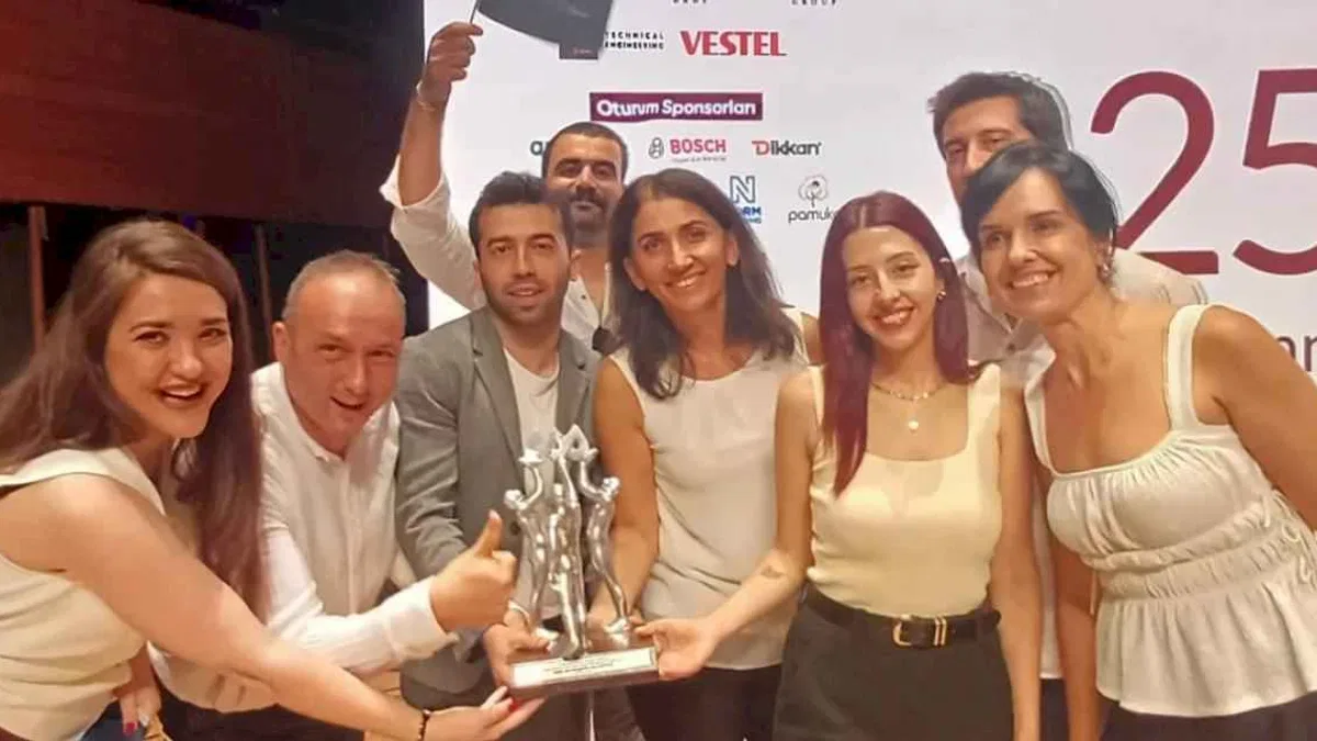 İzmir Büyükşehir Mükemmelliği Arayış Sempozyumu’ndan ödülle döndü