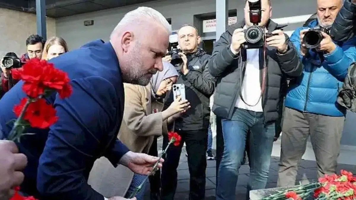 Şehidimizin Emaneti Olan Bayrağı Asla Düşürmeyeceğiz