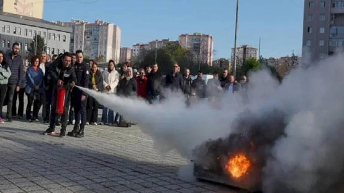 İstanbul Beylikdüzü Belediyesi çalışanlarına 'yangın güvenlik' eğitimi