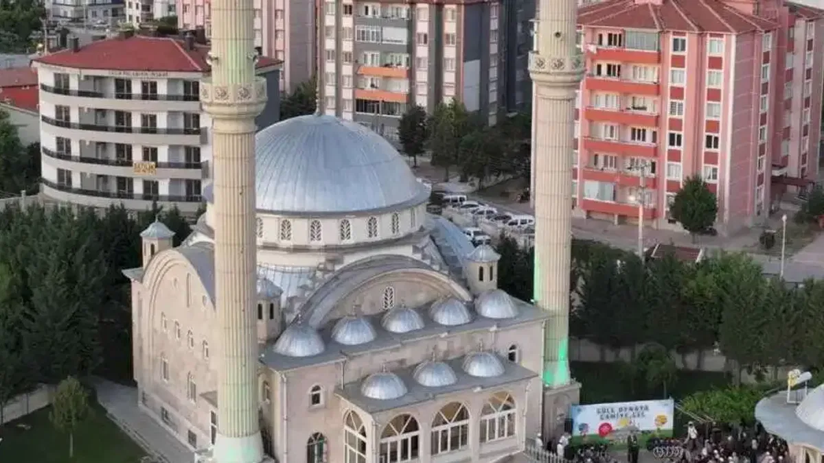 Konya’da 'Güle Oynaya Camiye Gel' coşkusu başladı