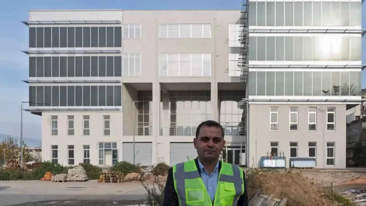 İzmir Büyükşehir Belediyesi'nin ek hizmet binası yakında hizmete girecek