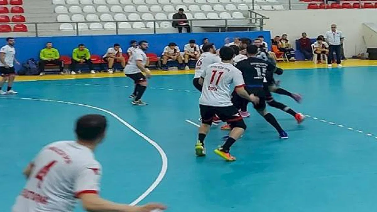 Sakarya Büyükşehir hentbol serisinde 1-0 öne geçti