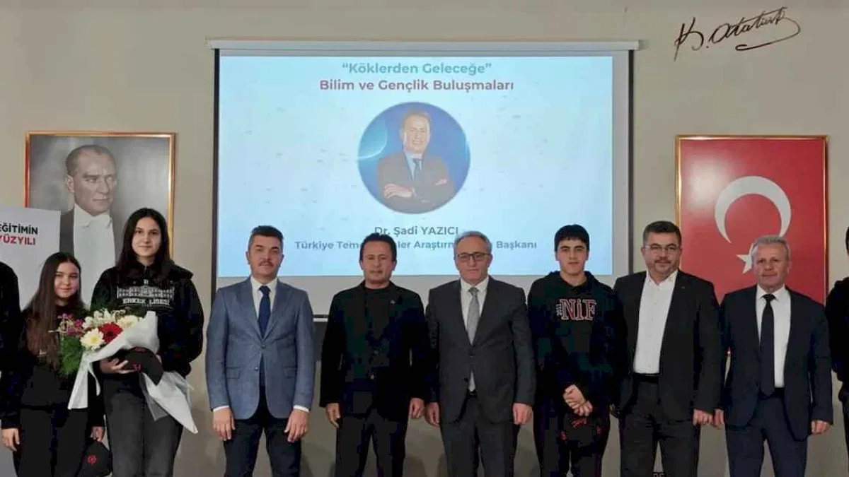 Yazıcı, gençlere temel bilimlerin önemi anlattı