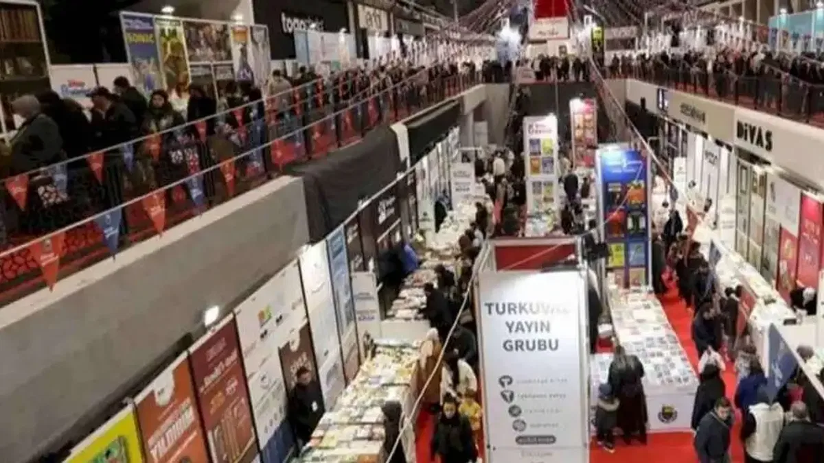 Bursa İnegöl Kitap Fuarına ziyaretçi akını
