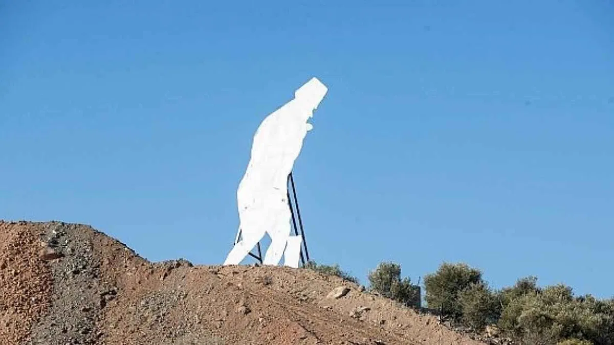 İzmir'i selamlayan Atatürk silueti güçlendirildi