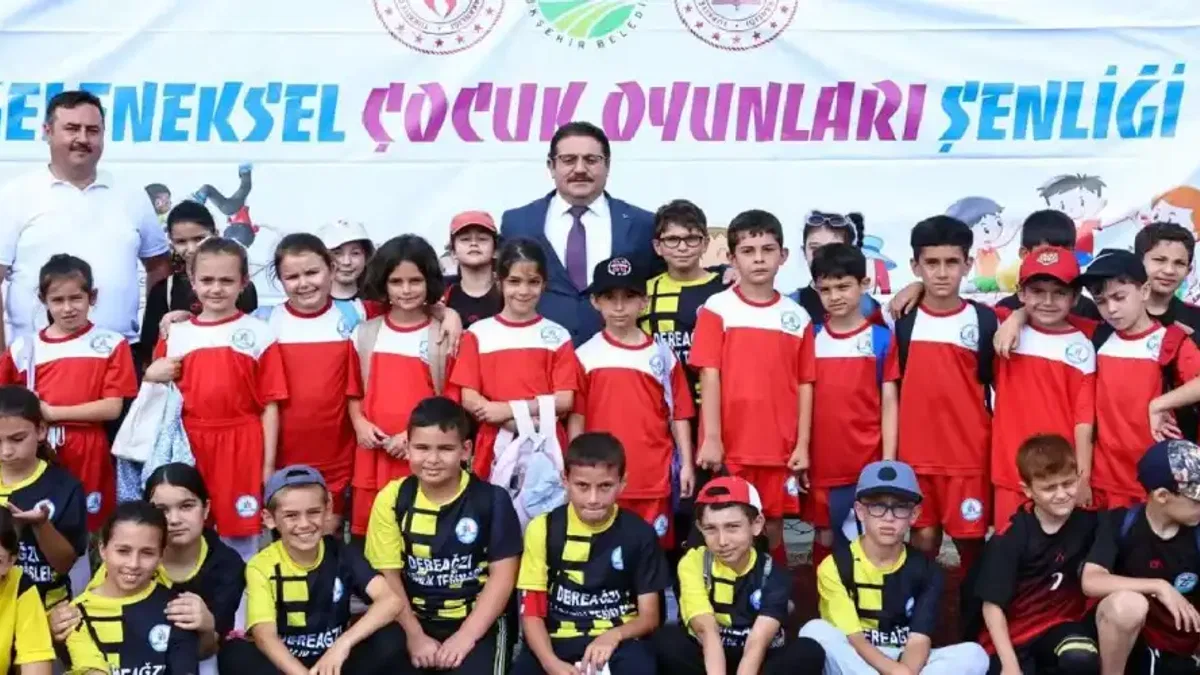 Sakarya'da Geleneksel Çocuk Oyunları Şenliği büyük ilgi gördü