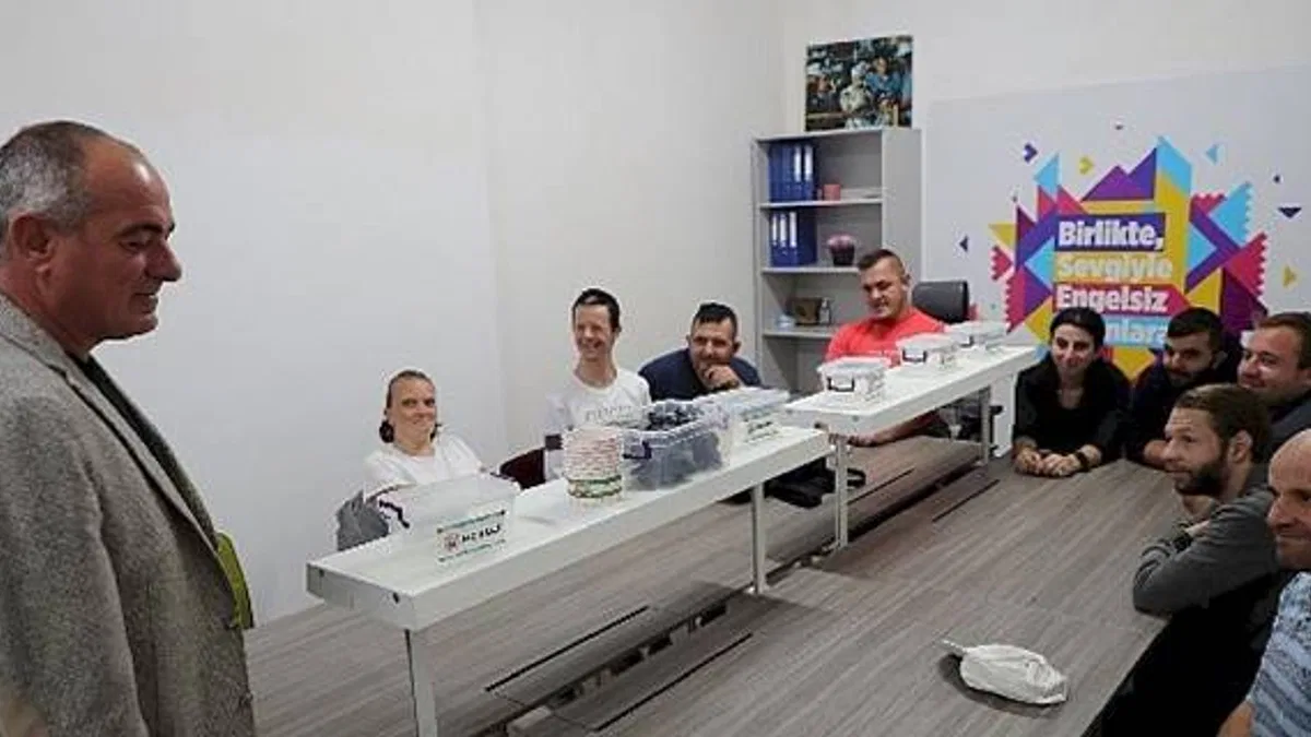 Gemlik'teki Bu Atölye, Hem Sosyalleştiriyor Hem de İş Hayatına Adapte Ediyor