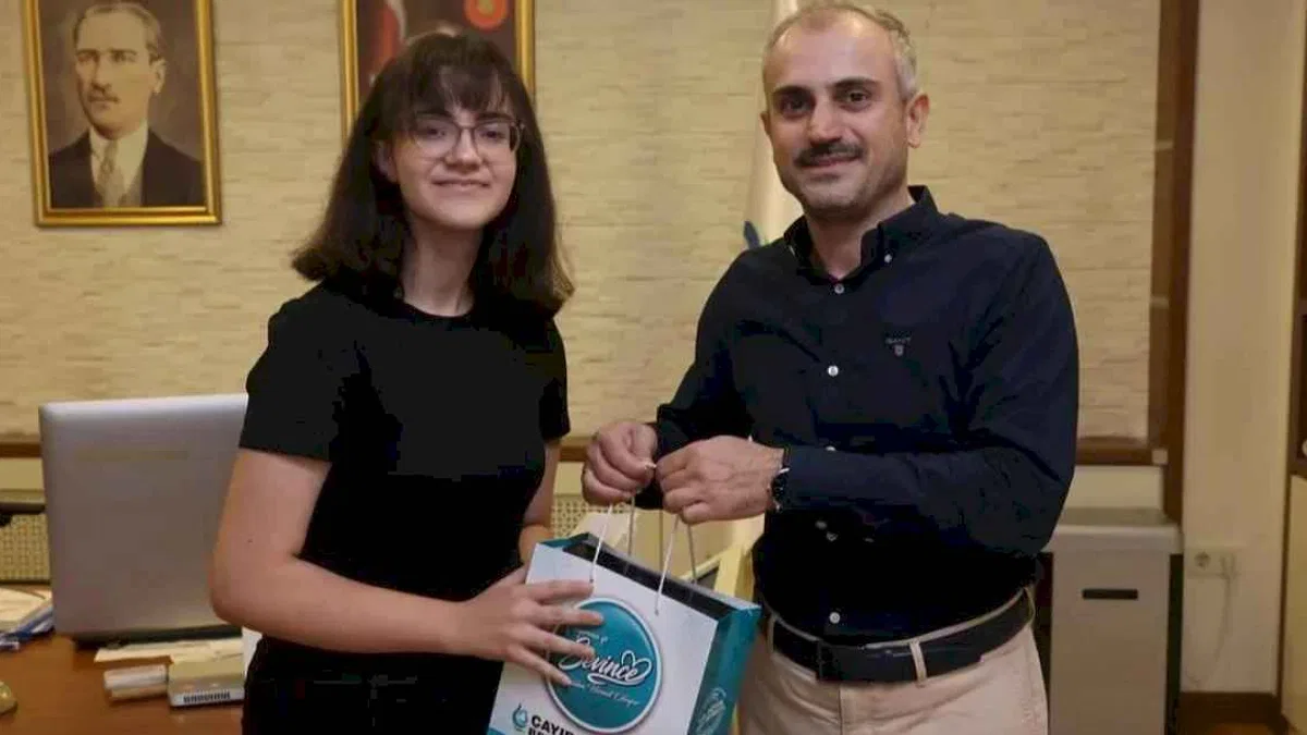 Başkan Çiftçi başarılı öğrenciyi ağırladı