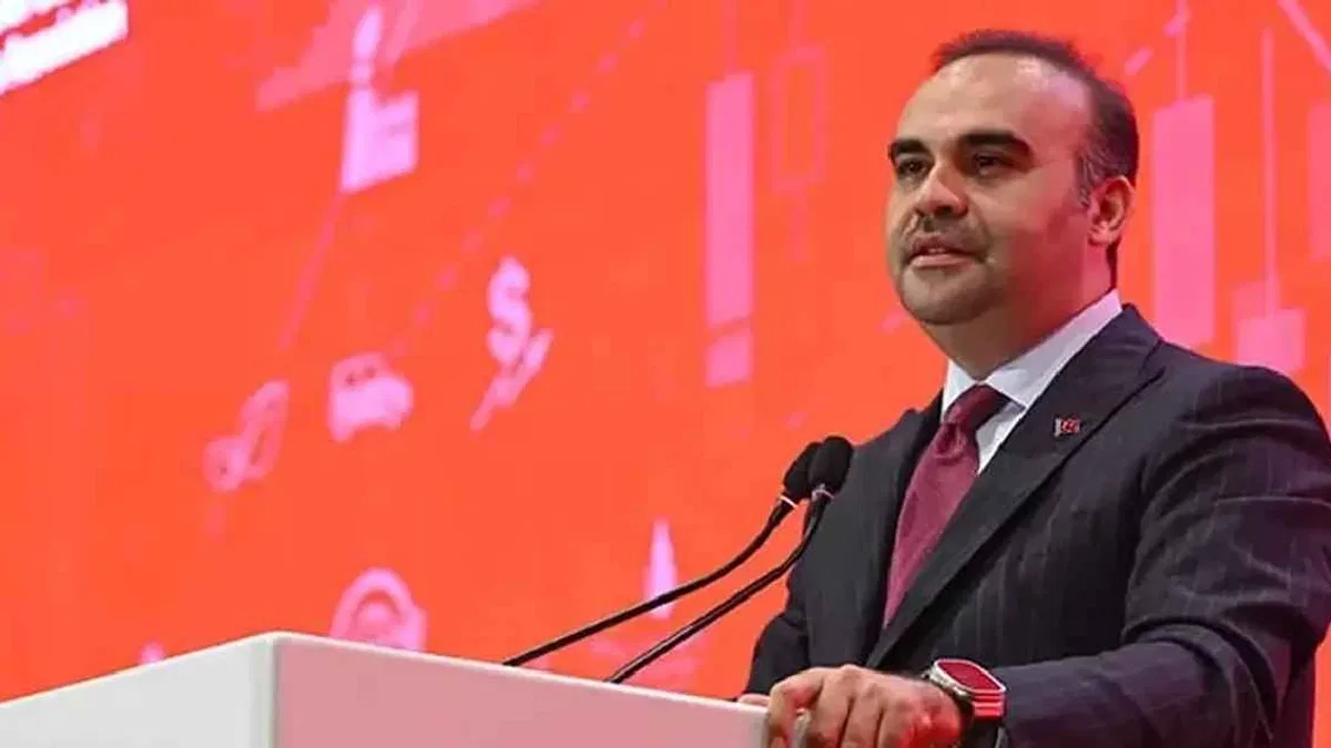 Bakan Kacır: Türkiye ekonomisi 24 çeyrektir büyüyor