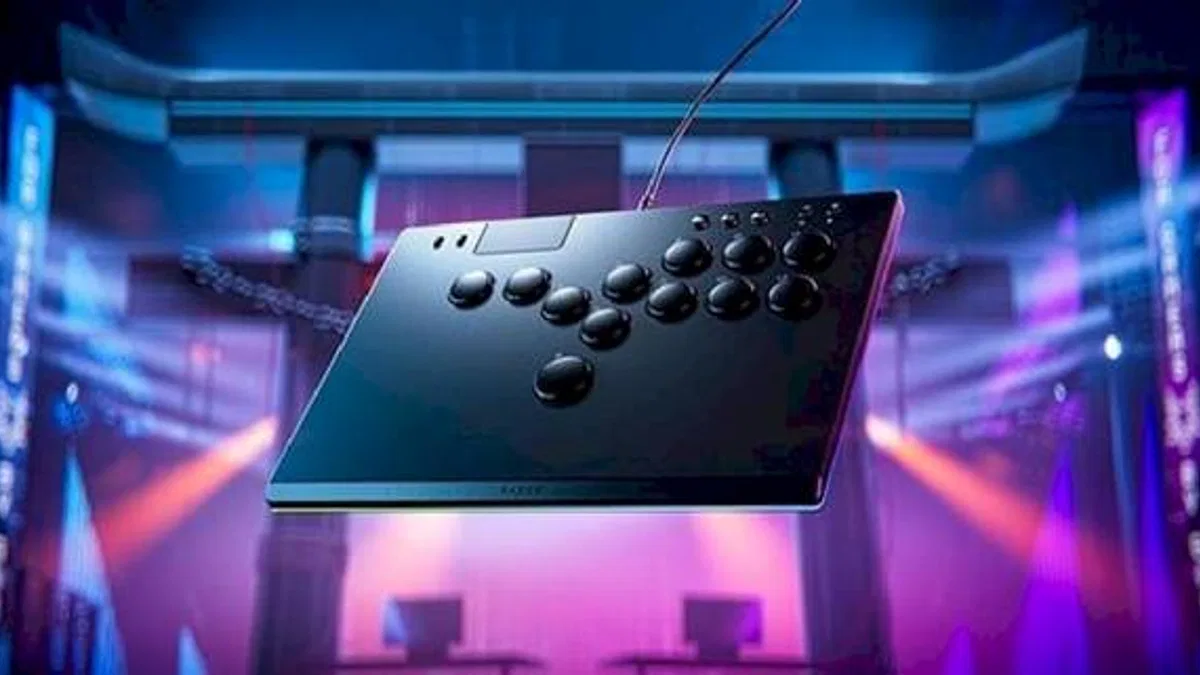Dövüş Oyunları İçi Özel Kontrolcü: Razer Kitsune