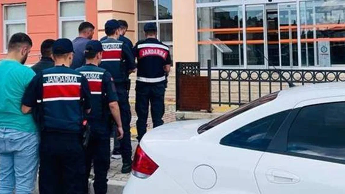 Yozgat'ta iş makinesinden mazot çaldıkları iddiasıyla 4 zanlı tutuklandı